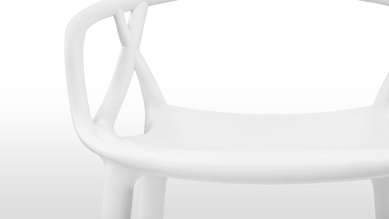 STYLISH SILHOUETTE | The Masters Counter Stool, while intricate, is surprisingly simple in design. Free of any visible joinery, it is a design that evokes fluidity and a sense of kineticism. The curvaceous, layered backrest is reminiscent of organic forms, which contrasts playfully with the industrial material choice.
