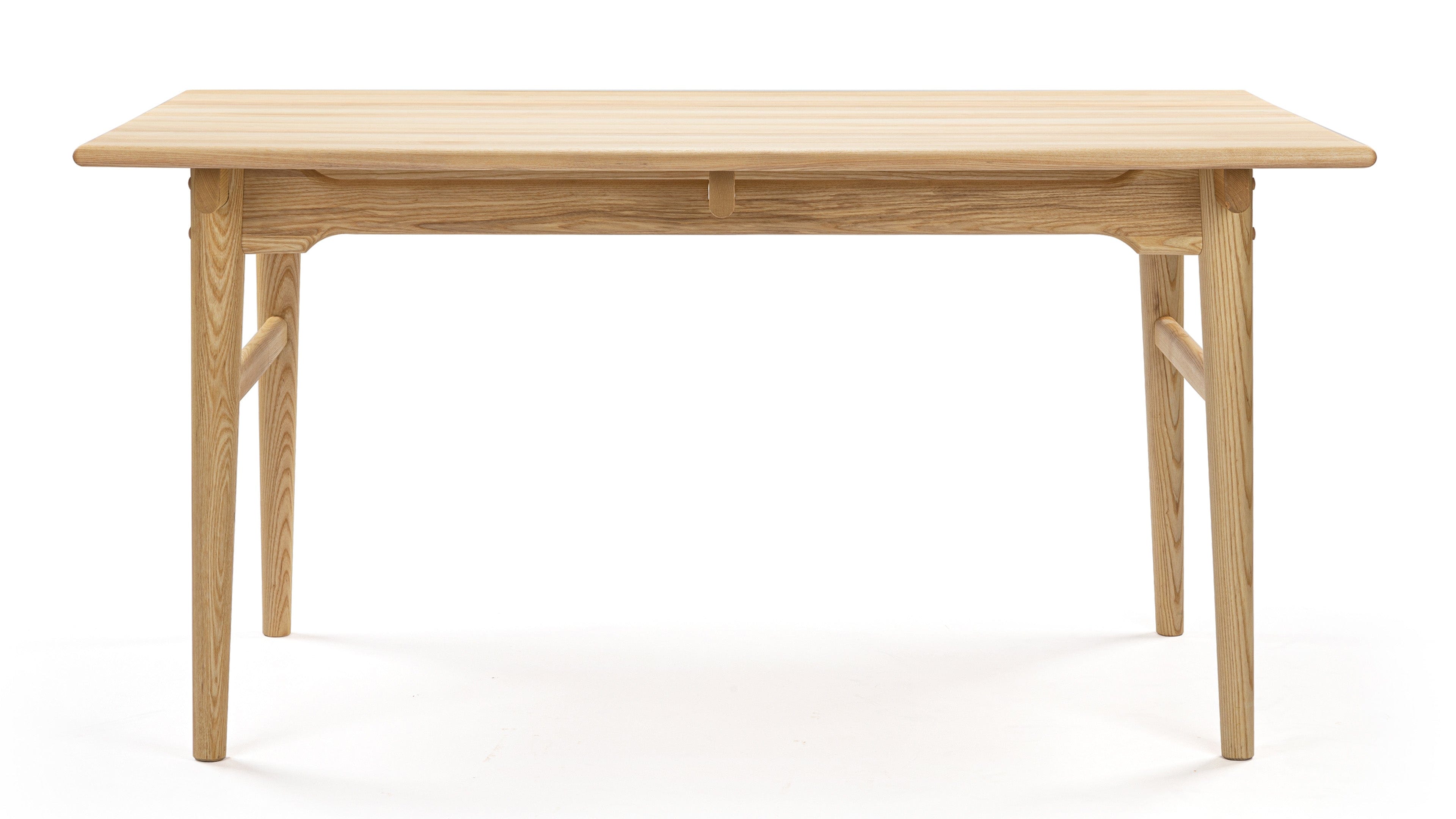 Wegner Dining Table, Ash | Interior Icons