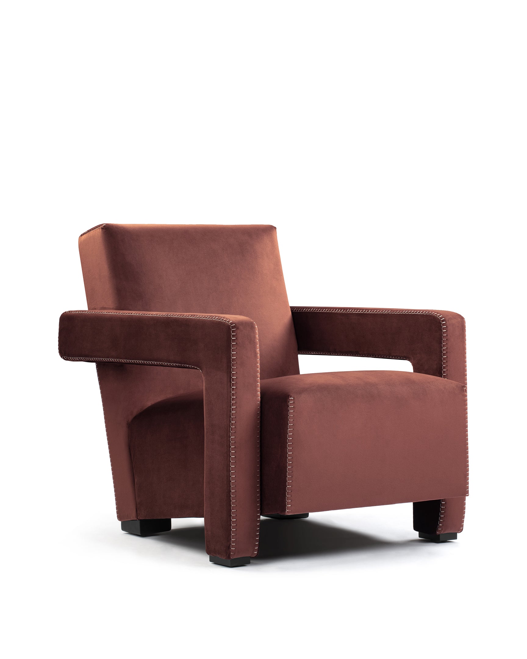 Utrecht Chair, Cinnamon Velvet – Interior Icons