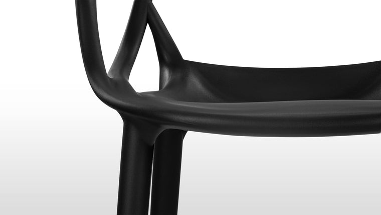 STYLISH SILHOUETTE | The Masters Counter Stool, while intricate, is surprisingly simple in design. Free of any visible joinery, it is a design that evokes fluidity and a sense of kineticism. The curvaceous, layered backrest is reminiscent of organic forms, which contrasts playfully with the industrial material choice.
