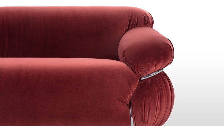 ICONIC DESIGN | With its sumptuous cushions and ergonomic design, the Sesann Sofa offers a luxurious seating experience. Sink into the plush cushions and experience the perfect balance of comfort and support. The thoughtfully chosen upholstery adds a touch of sophistication and invites you to indulge in its tactile beauty.
