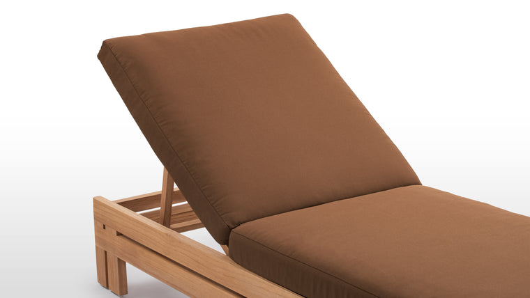 Personalised Comfort | Effortlessly adjust the backrest to multiple settings, allowing you to find the perfect angle for lounging, reading, or simply soaking up the sun in blissful relaxation.
