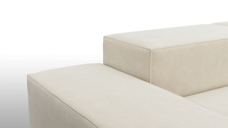 Extrasoft Elegance | Its clean lines, minimalist silhouette, and understated elegance make it a perfect fit for any interior style – from modern and contemporary to classic and eclectic. This sofa seamlessly integrates into your existing decor while adding a touch of refined sophistication.
