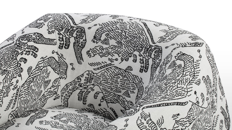 Creative Shape | More than a design marvel, this lounge chair offers ergonomic comfort, making it ideal for relaxing in style or enhancing creative spaces.
