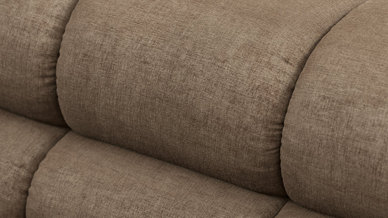 STYLISH SILHOUETTE | Striking the perfect balance between relaxed and refined, the hallmarks of the Tufty are its restrained curves and contours. Equally at home in contemporary and retro settings, this versatile piece will draw the eye and invite you in.
