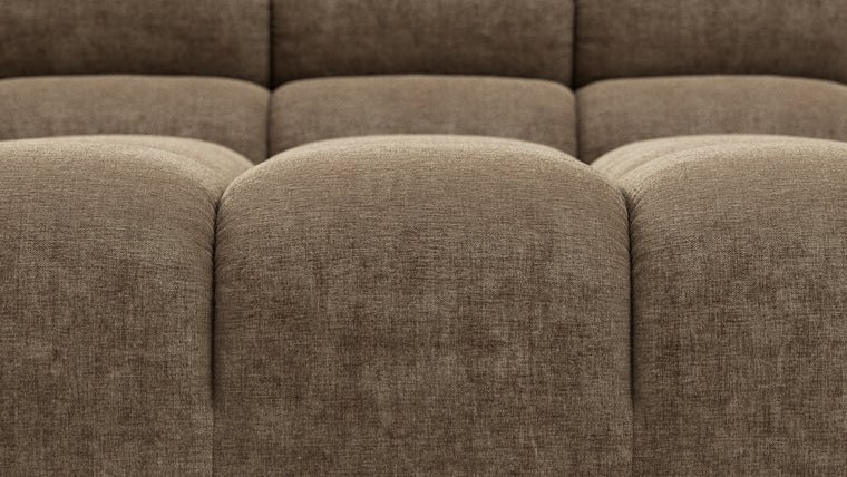 STYLISH SILHOUETTE | Striking the perfect balance between relaxed and refined, the hallmarks of the Tufty are its restrained curves and contours. Equally at home in contemporary and retro settings, this versatile piece will draw the eye and invite you in.
