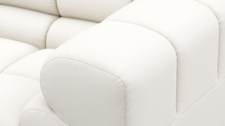 SUPERIOR OUTDOOR COMFORT | Crafted with the easy-going, informal ethos of the 1970s, the Tufty Outdoor modules are generously proportioned and feature a durable, weather-resistant finish. With its bench-like base and seamless connections, it offers ample space to lean back, stretch out, or curl up in ultimate comfort—whether poolside or in a lush garden retreat.
