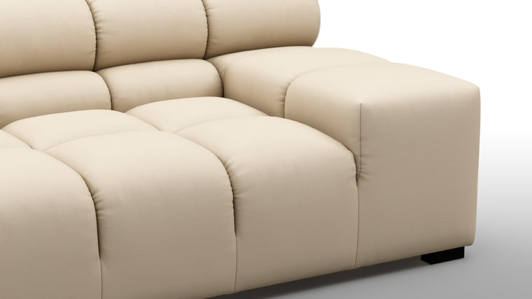 SUPERIOR OUTDOOR COMFORT | Crafted with the easy-going, informal ethos of the 1970s, the Tufty Outdoor modules are generously proportioned and feature a durable, weather-resistant finish. With its bench-like base and seamless connections, it offers ample space to lean back, stretch out, or curl up in ultimate comfort—whether poolside or in a lush garden retreat.
