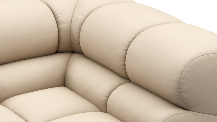 SUPERIOR OUTDOOR COMFORT | Crafted with the easy-going, informal ethos of the 1970s, the Tufty Outdoor modules are generously proportioned and feature a durable, weather-resistant finish. With its bench-like base and seamless connections, it offers ample space to lean back, stretch out, or curl up in ultimate comfort—whether poolside or in a lush garden retreat.
