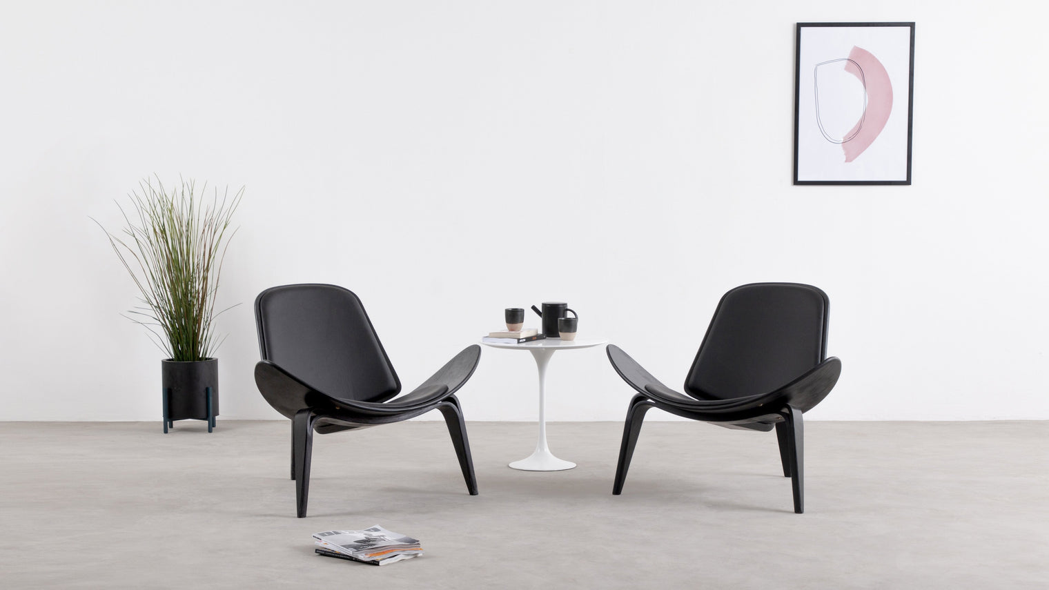A unique design ahead of its time|The Shell Lounge Chair combines contemporary elements with a futuristic aesthetic. A trio of sleek, hardwearing legs serve as a base for the seemingly weightless, curved seat.
