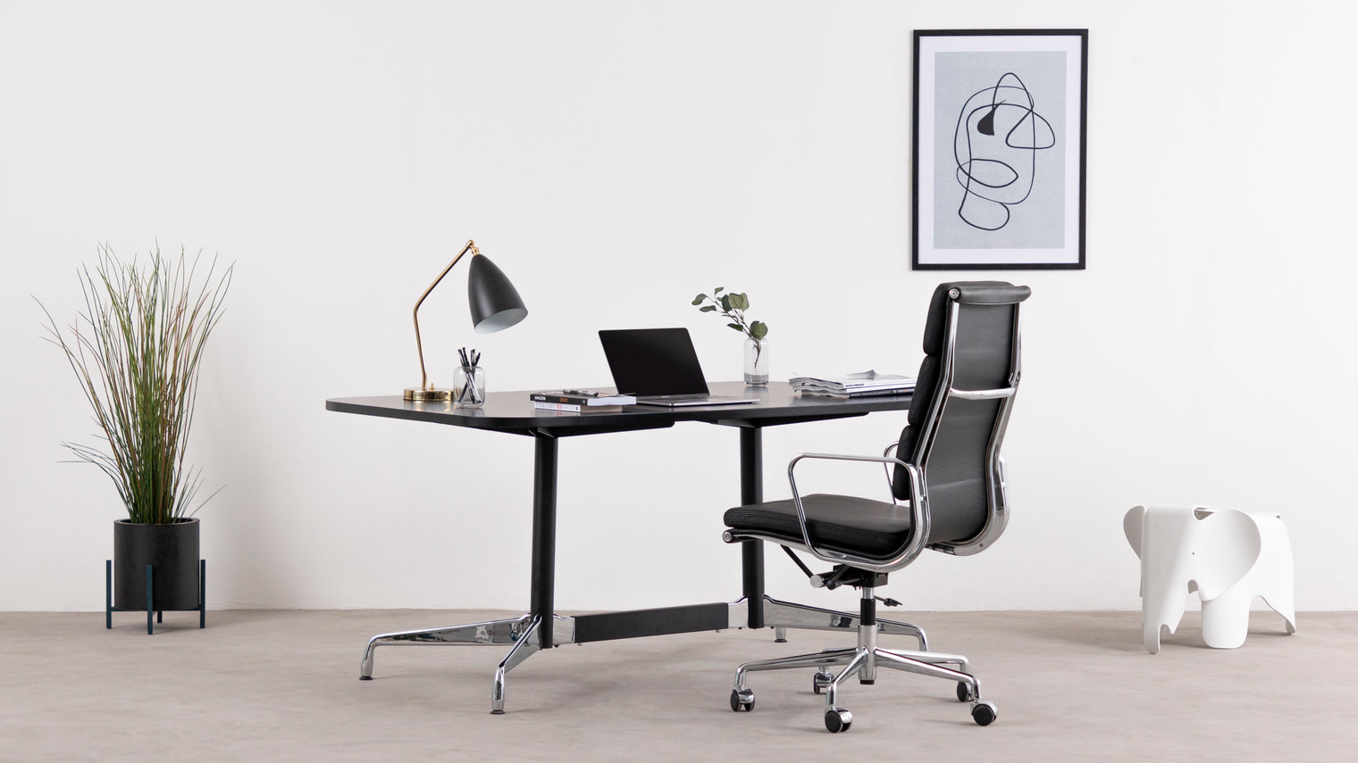 Beyond the board room| The Desk finds its place in various settings. Use it as a stylish dining table for gatherings with family and friends or as a commanding centerpiece in your workspace to inspire creativity and collaboration.
